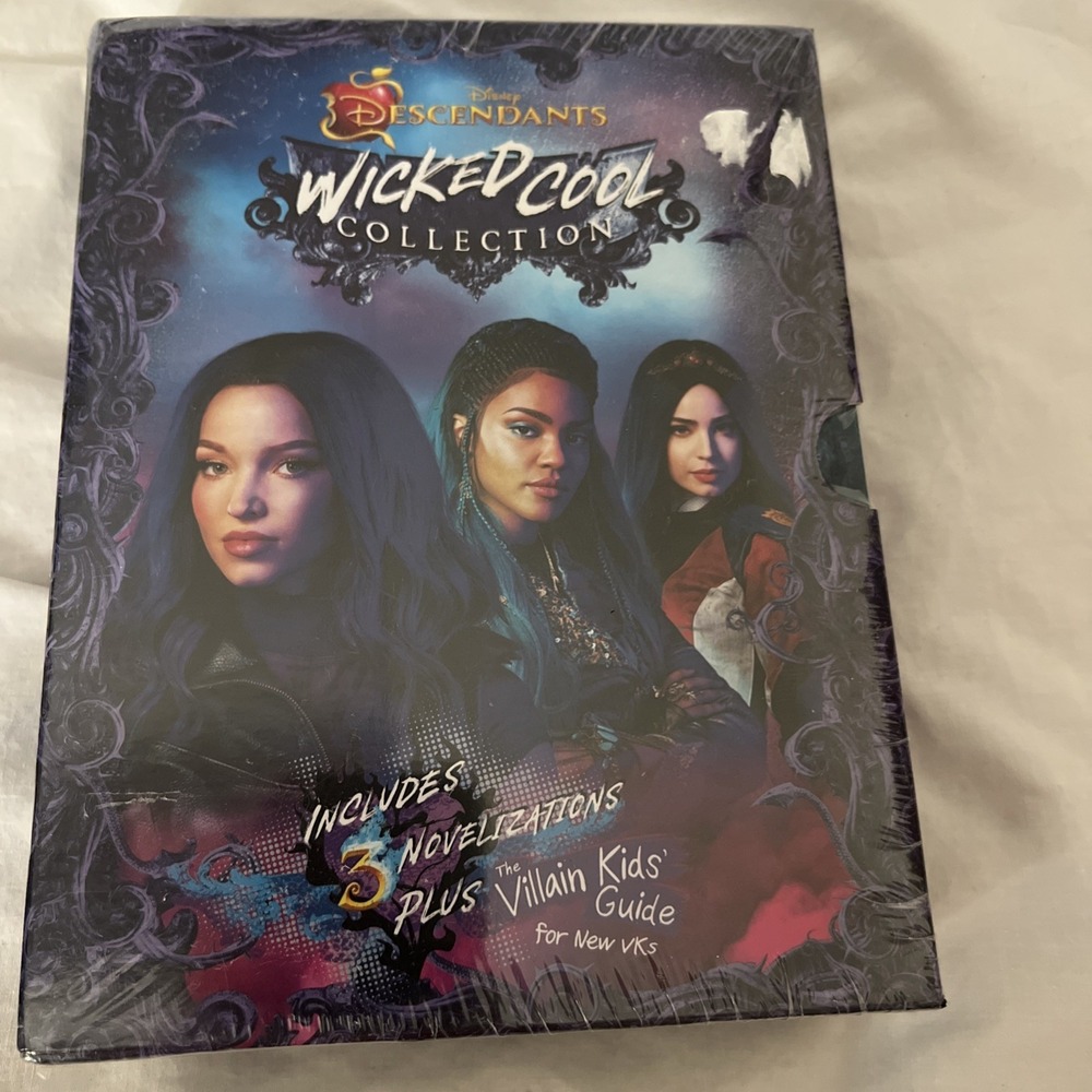 Disney Descendants Wicked Cool Book Collection 3 Novelizations Villain Guide NIP